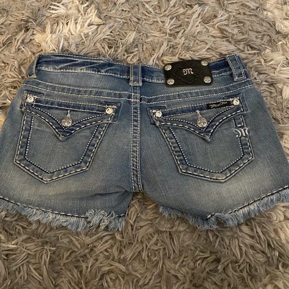 Miss Me Jean Shorts - Picture 2 of 8